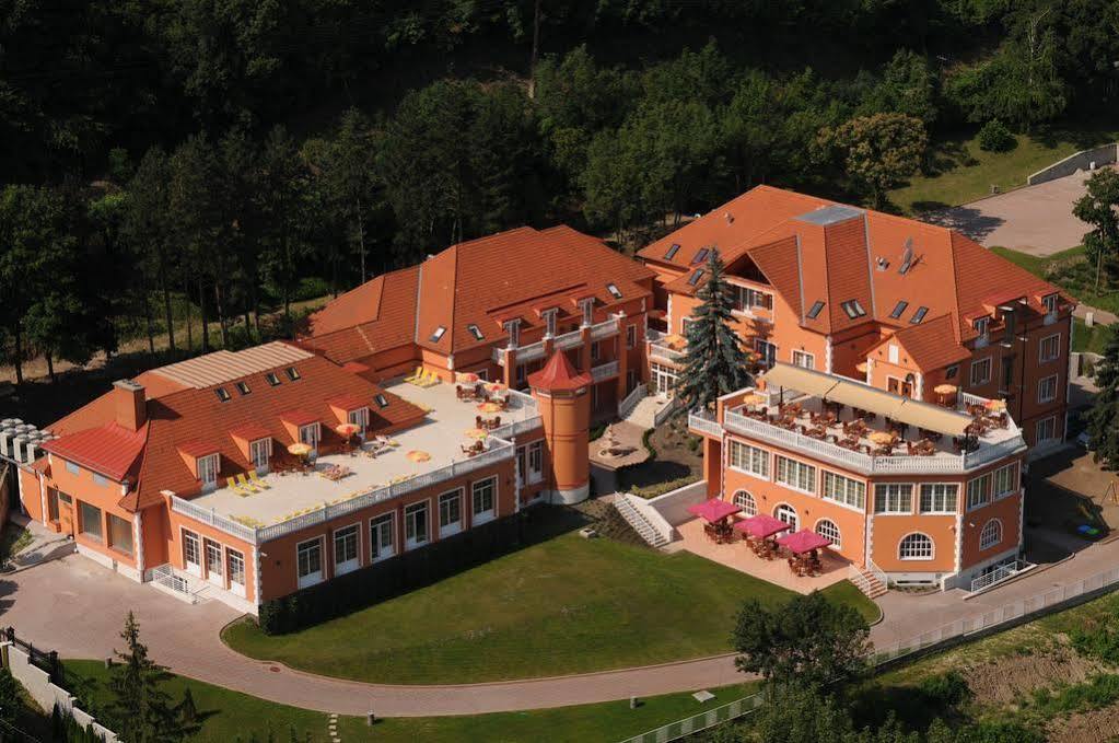 Hotel Bellevue Esztergom Exteriör bild